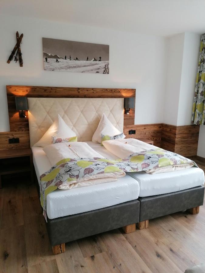 Pension Claudia Zell am See Bagian luar foto